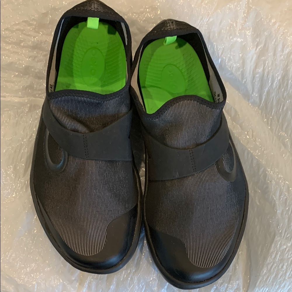 OOFOS Black and Green Comfort Slip-On Loafers